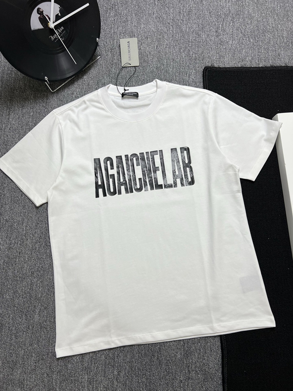 ブランドTシャツ側面デザイン